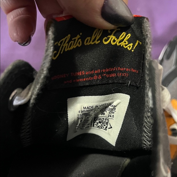 Converse Black and White Sneakers with Looney Tune design *Rare Find - Picture 5 of 8